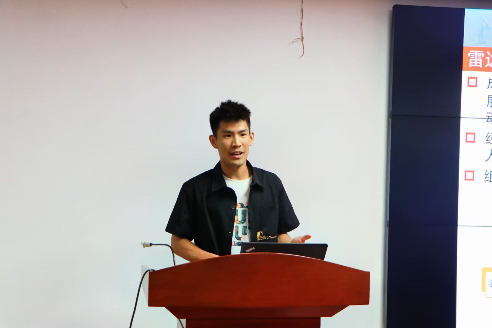 学生工作与校园活动照片